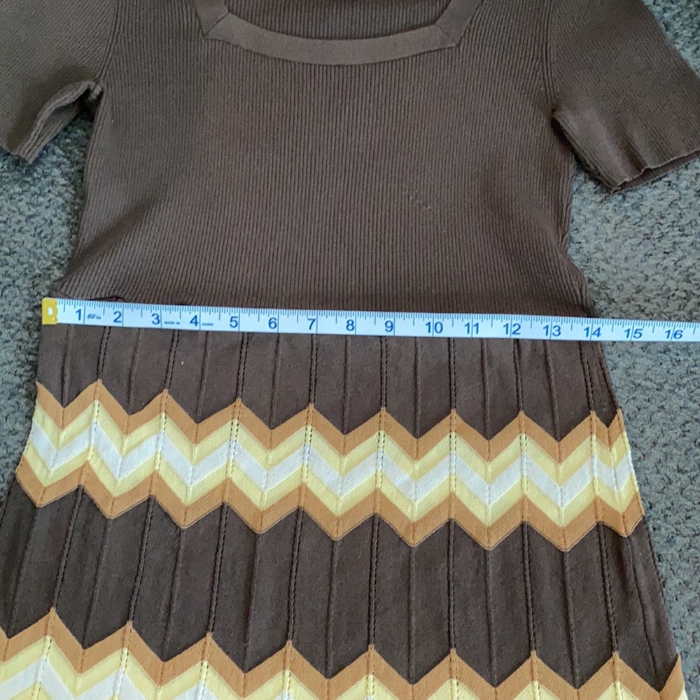 Dress - Picture 4 of 5